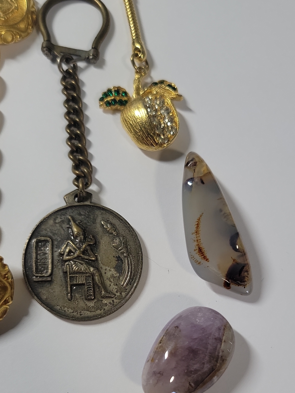 Gold-Tone Coin Link Charm Bracelet - Elegant Women's Jewelry Lot - Picture 5 of 6